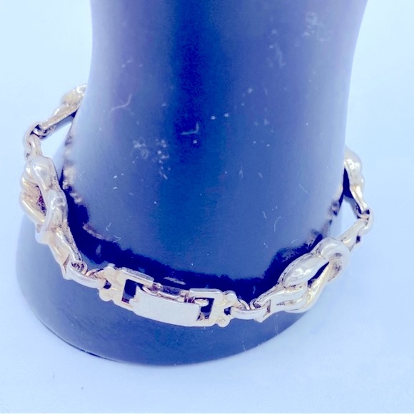 Vintage Barclay Link Bracelet With Interlocking Silver Tone Knots Signed - Picture 2 of 9